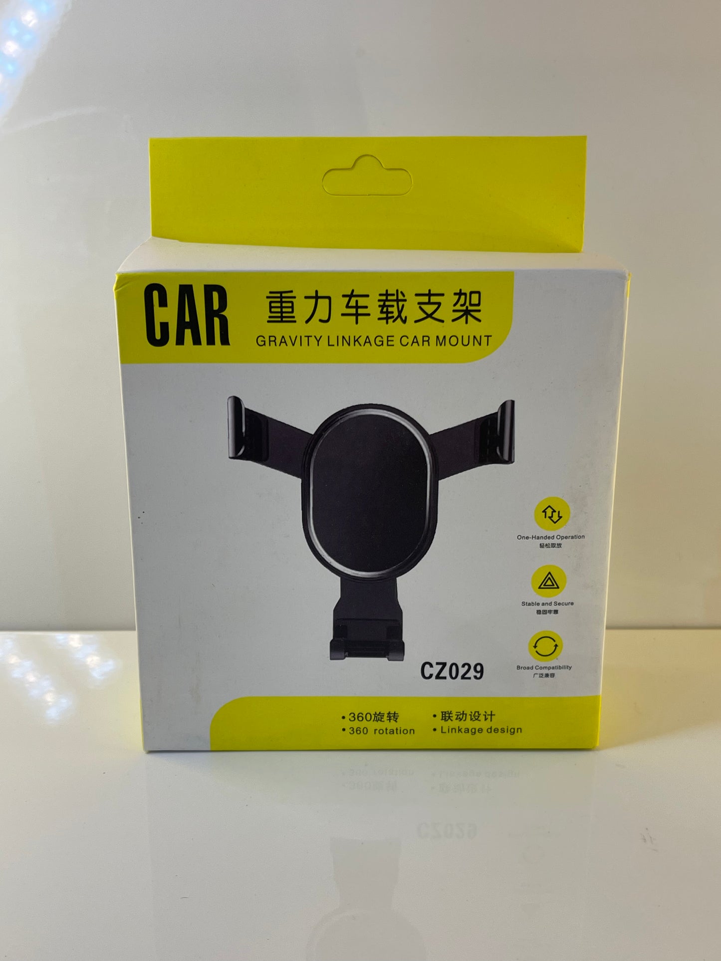 Close-up of the Gravity Linkage Car Mount’s automatic locking mechanism – by TechCarHome.com.