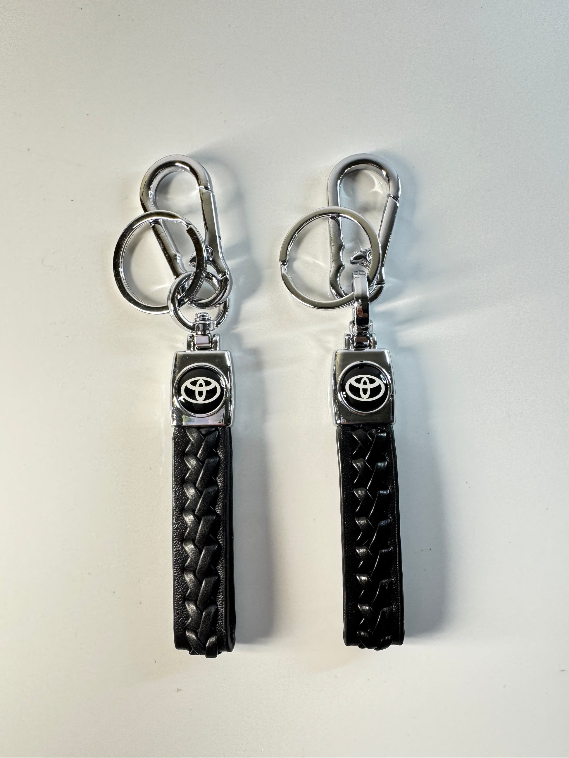 Premium Braided Leather Keychains – Set of 2 with Car Brand Logos – Tech Car Home