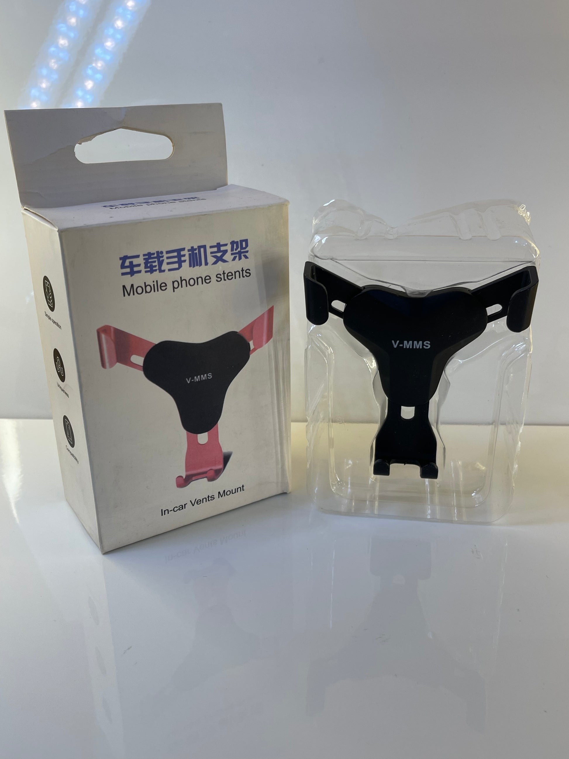 360° rotatable Gravity Car Holder showcasing adjustable viewing angles – by TechCarHome.com.