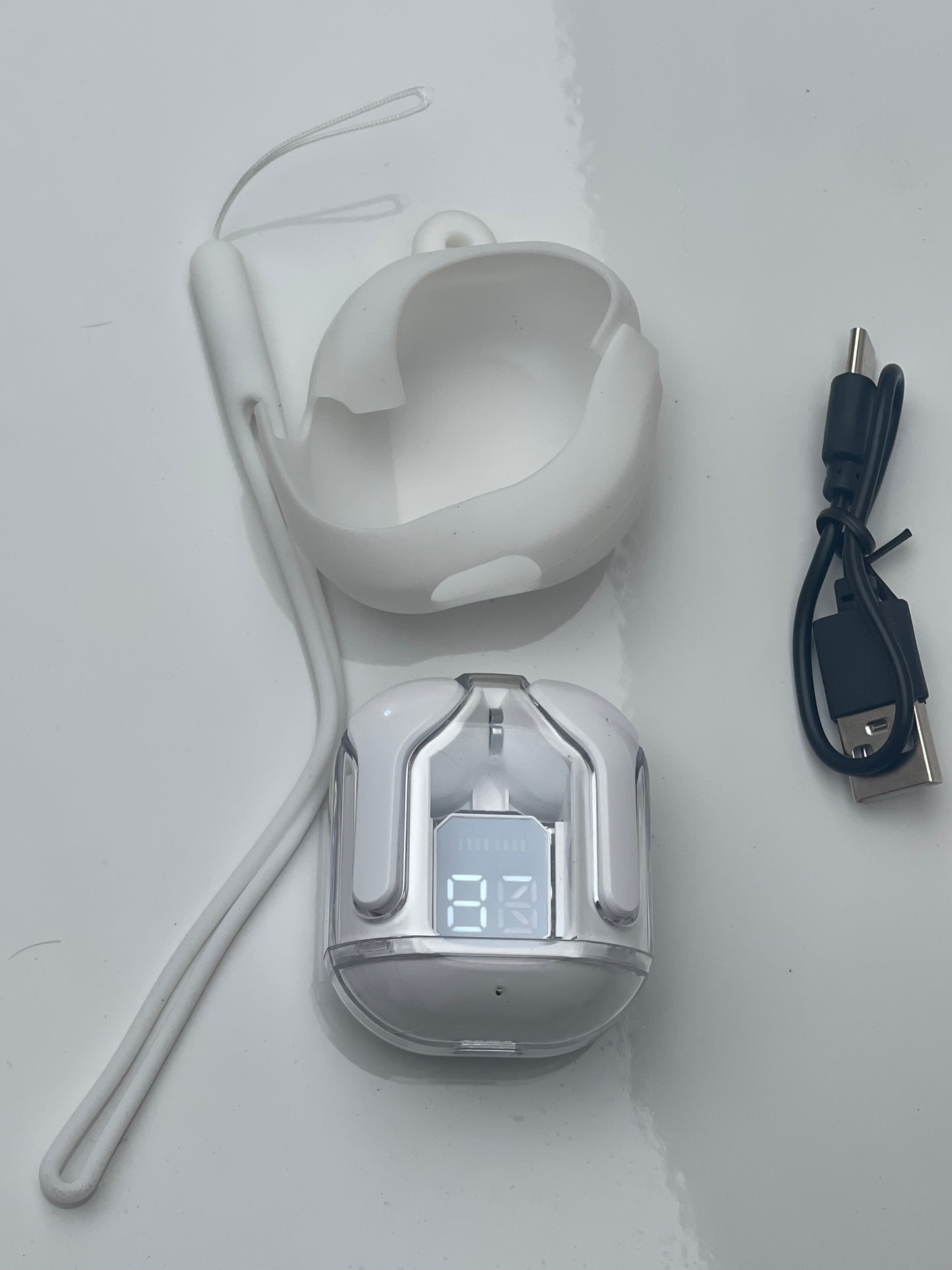Air 31 Earbuds - Woman wearing ergonomic earbuds during a workout.