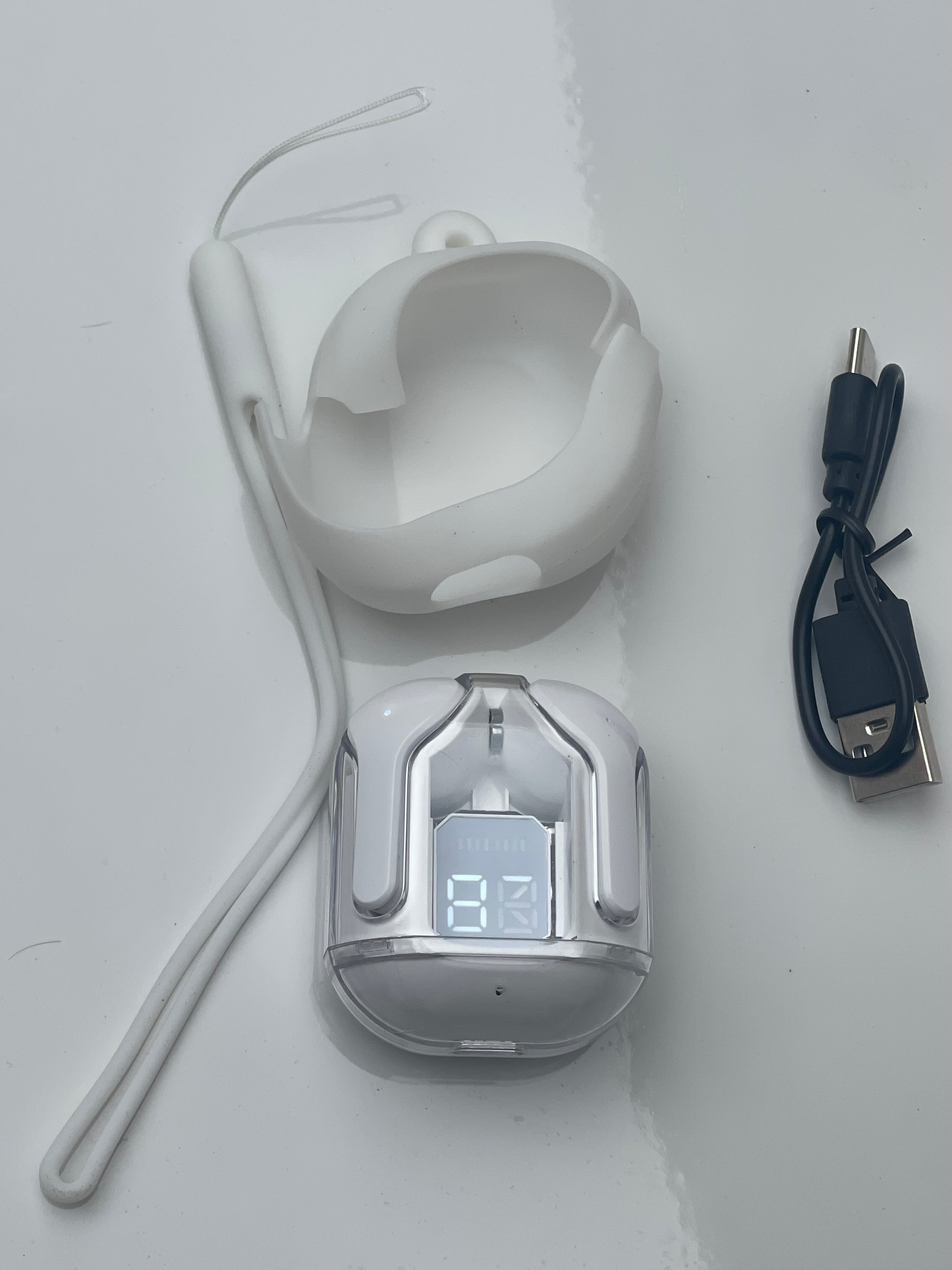 Air 31 Earbuds - Woman wearing ergonomic earbuds during a workout.