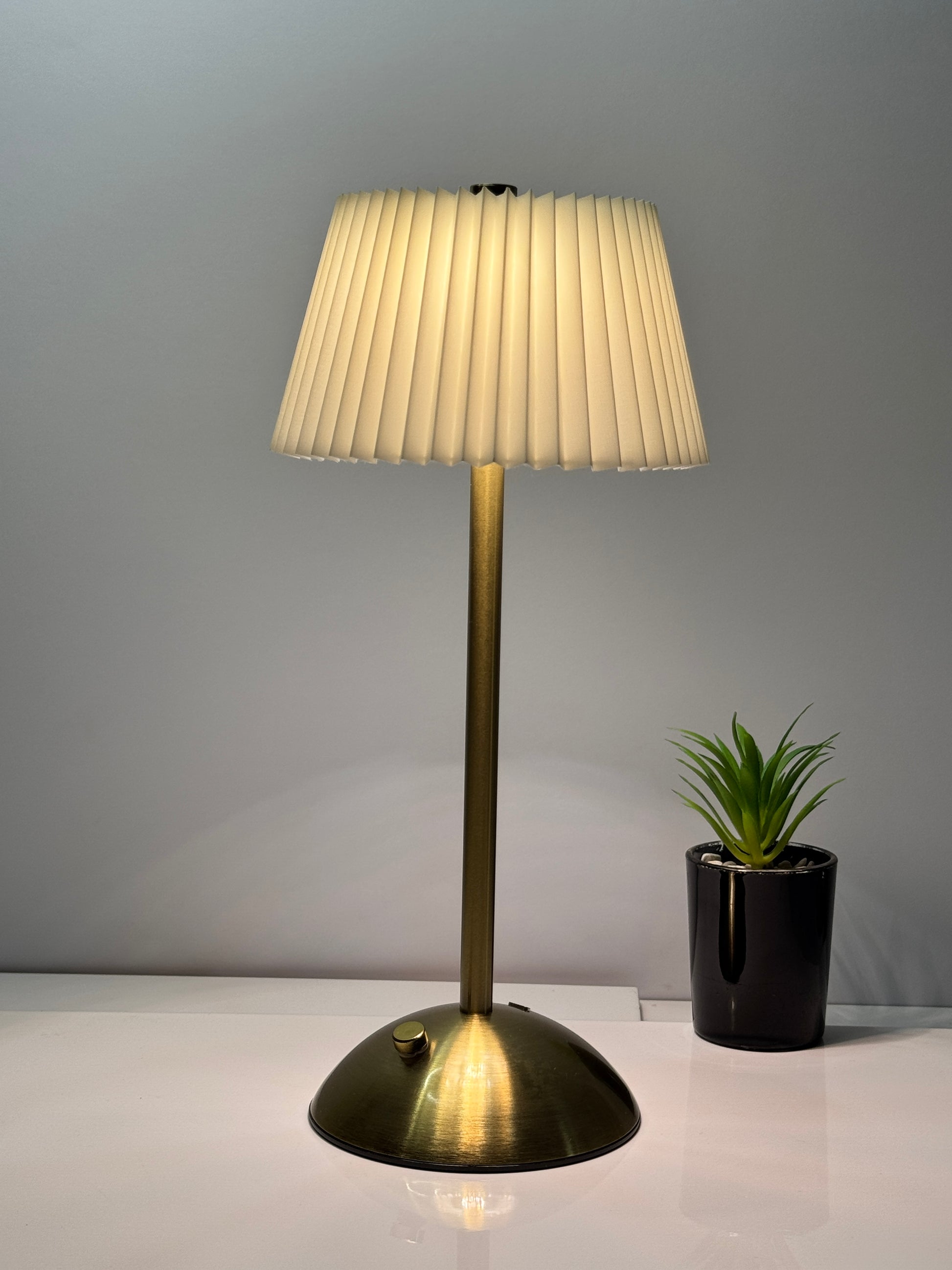 Nordic Pleated Table Lamp – Rechargeable LED with touch control and dimmable light | TechCarHome.