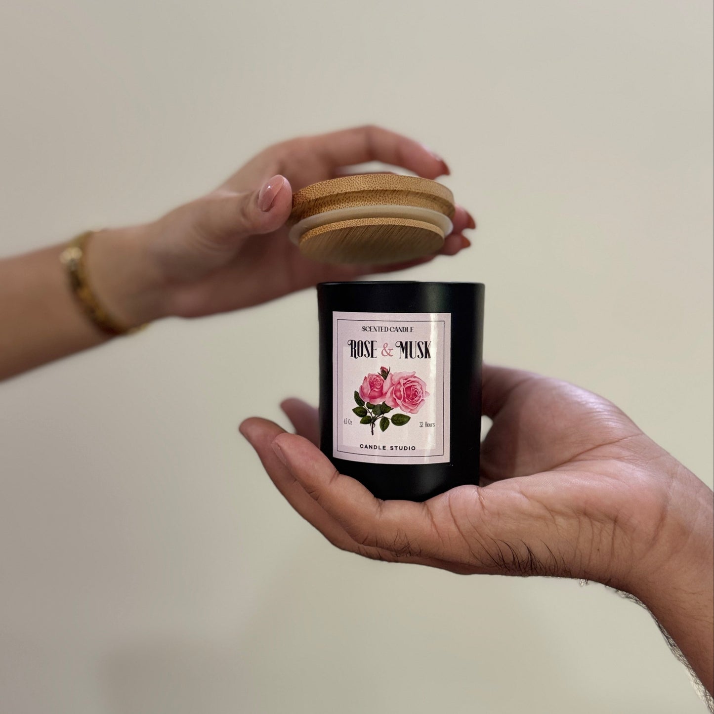 Rose & Musk scented candle - 170g floral and musk fragrance with 28-hour burn time - Candle Studio by TechCarHome