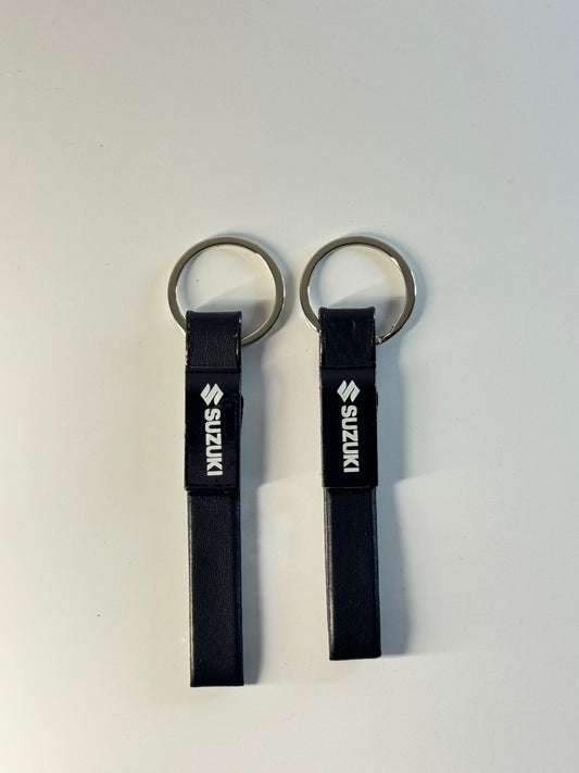 Stylish Black Metal Leather Keychain for Suzuki – Durable & Sleek