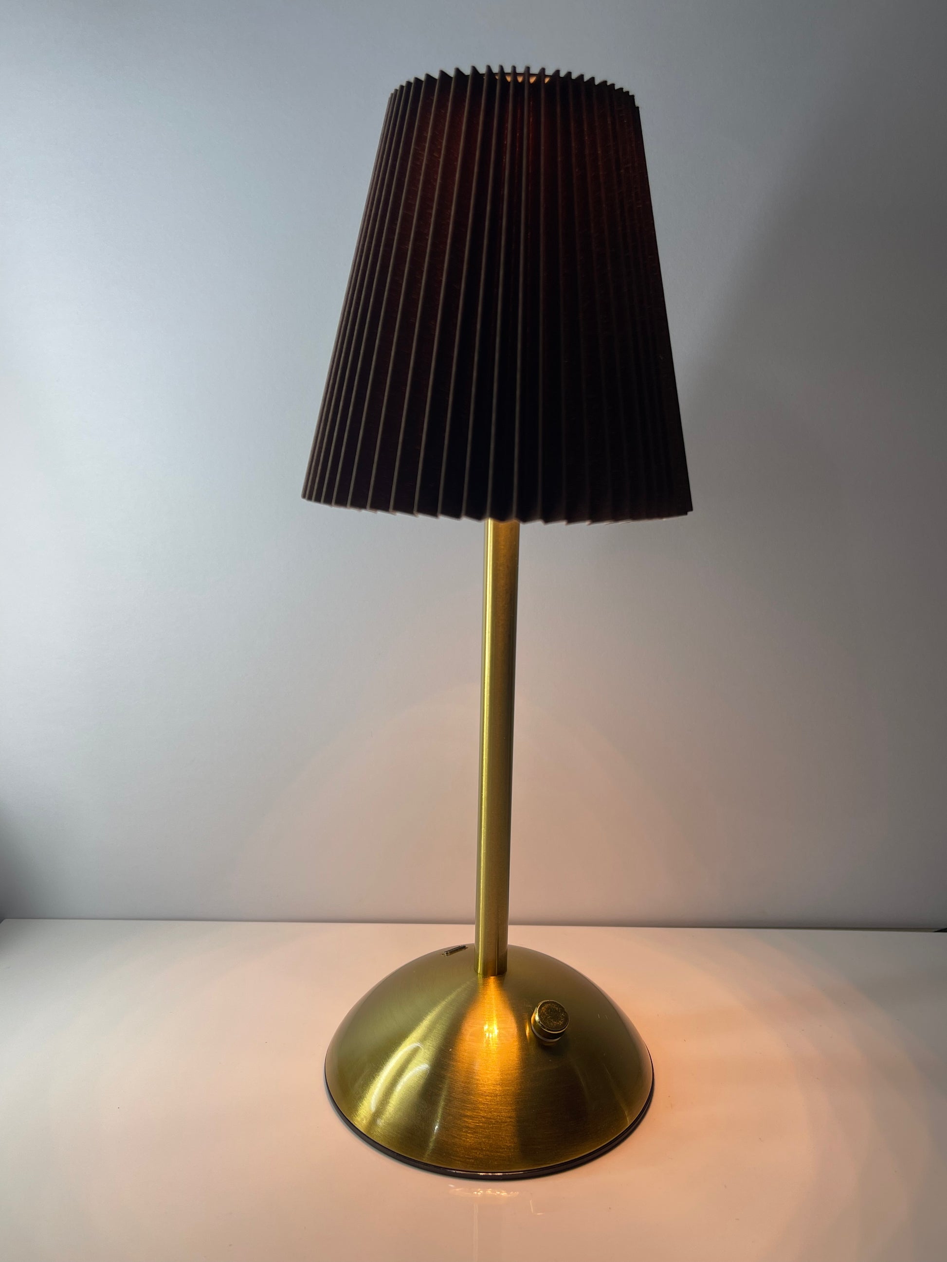 image of lamp in brown shade by techcarhome.com