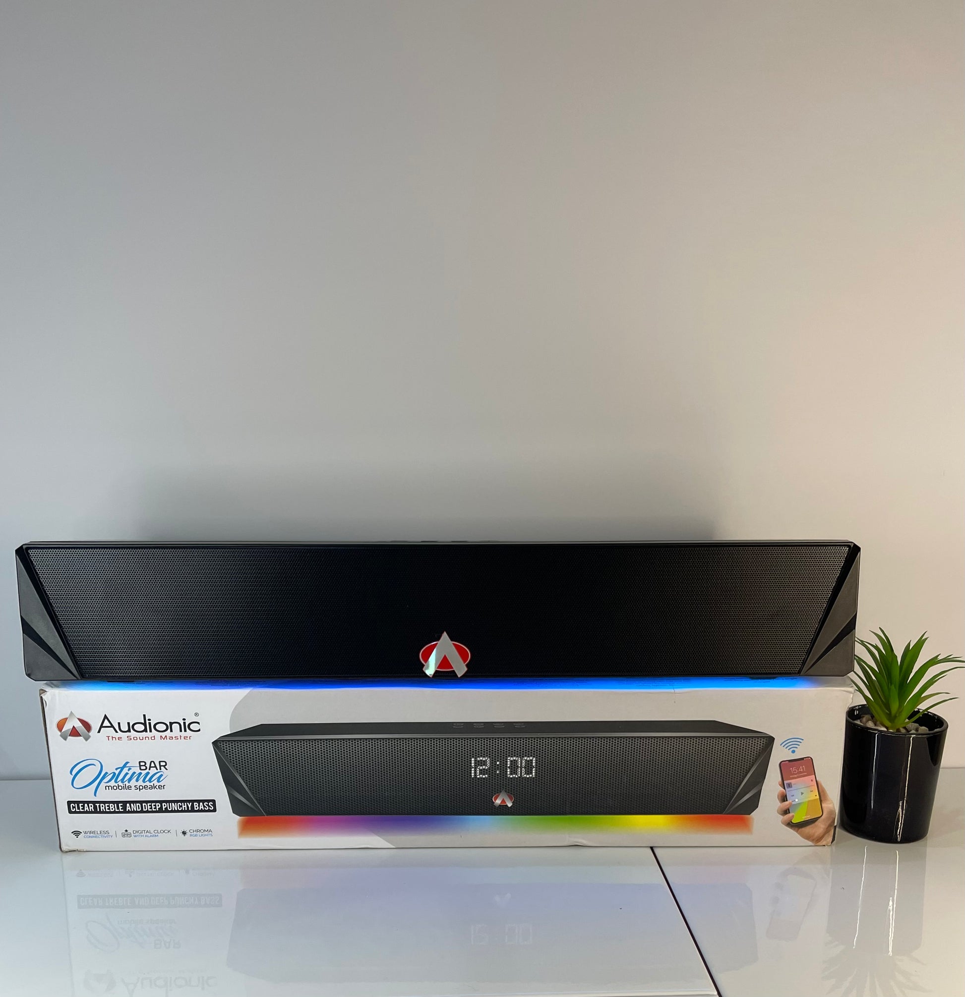 image of speaker bar by techcarhome.com